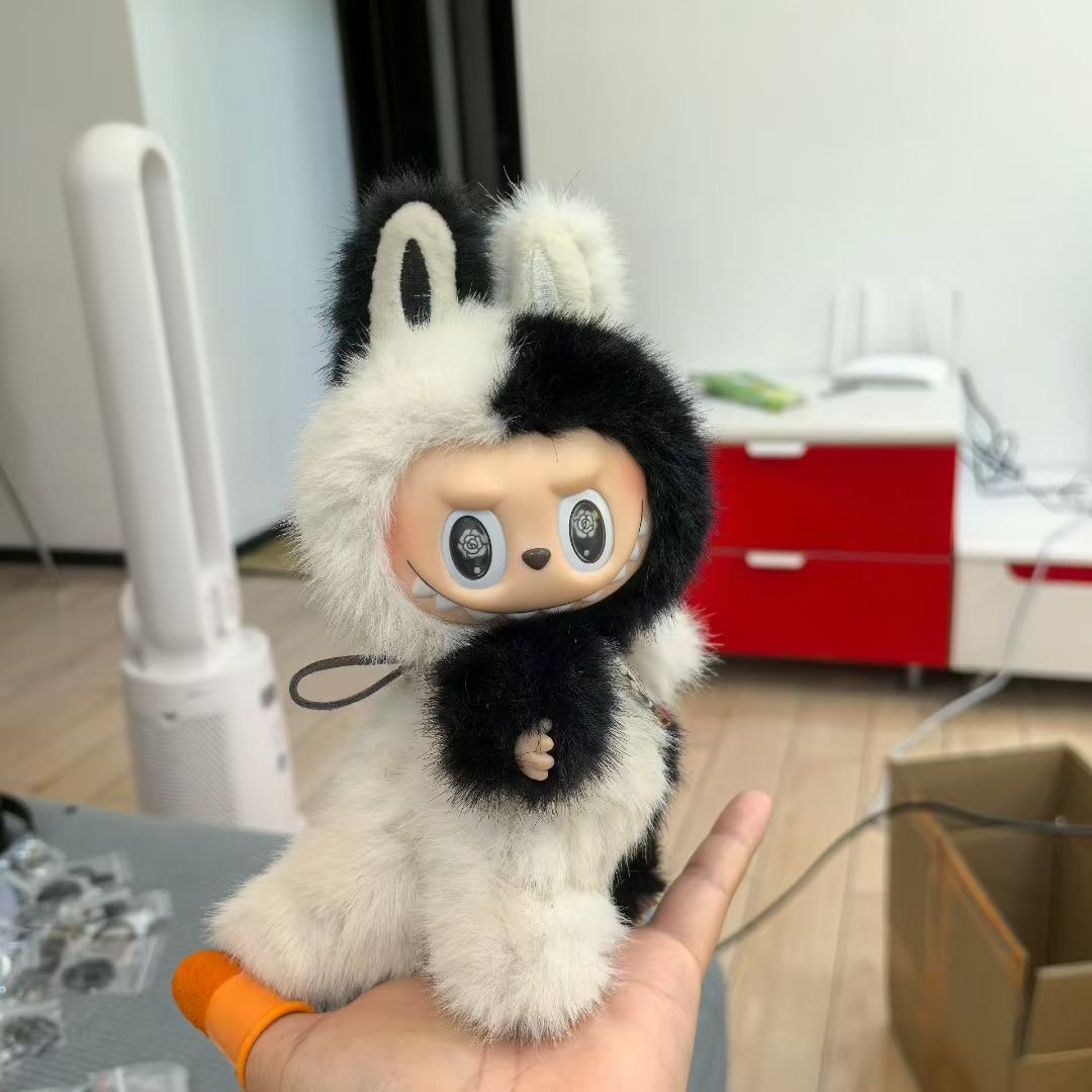 Pre-Order 17cm Custom Black-white Labubu vinyl plush pendant
