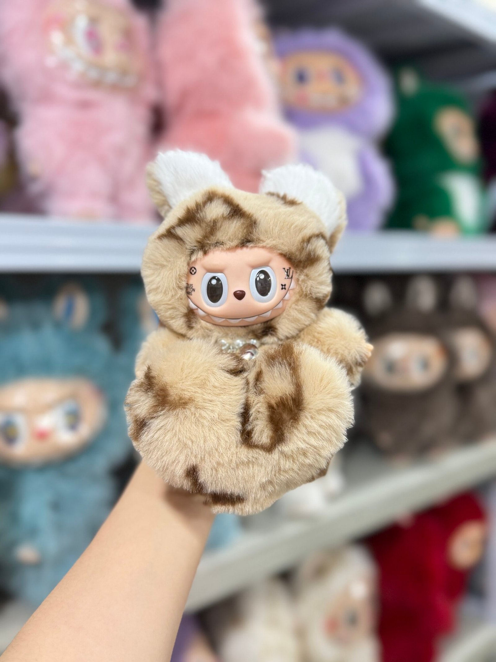 18cm Custom Brown Fox Labubu With LV Printed Patten vinyl plush pendant