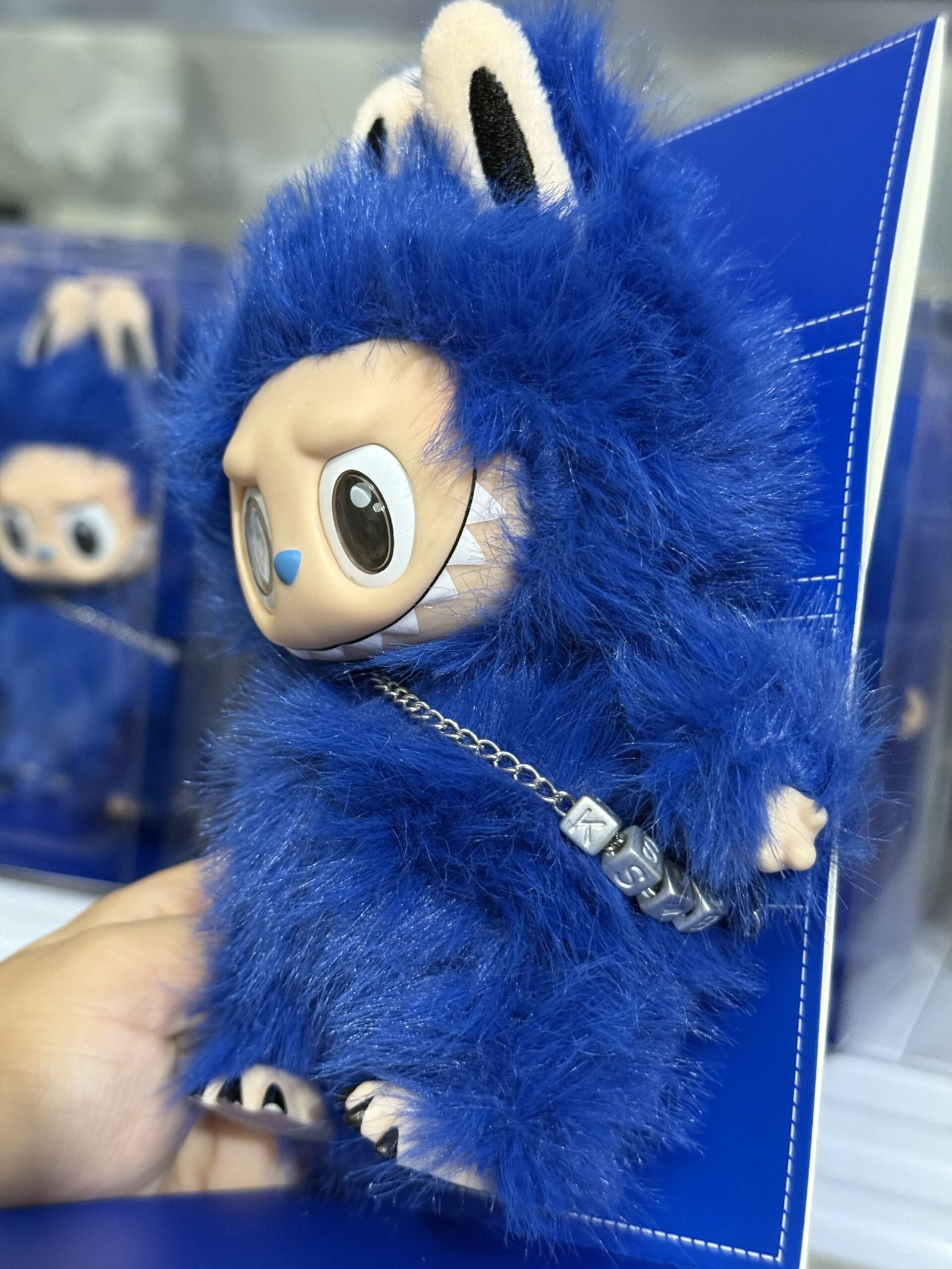 17cm custom royal blue Labubu vinyl plush pedant - Image 2
