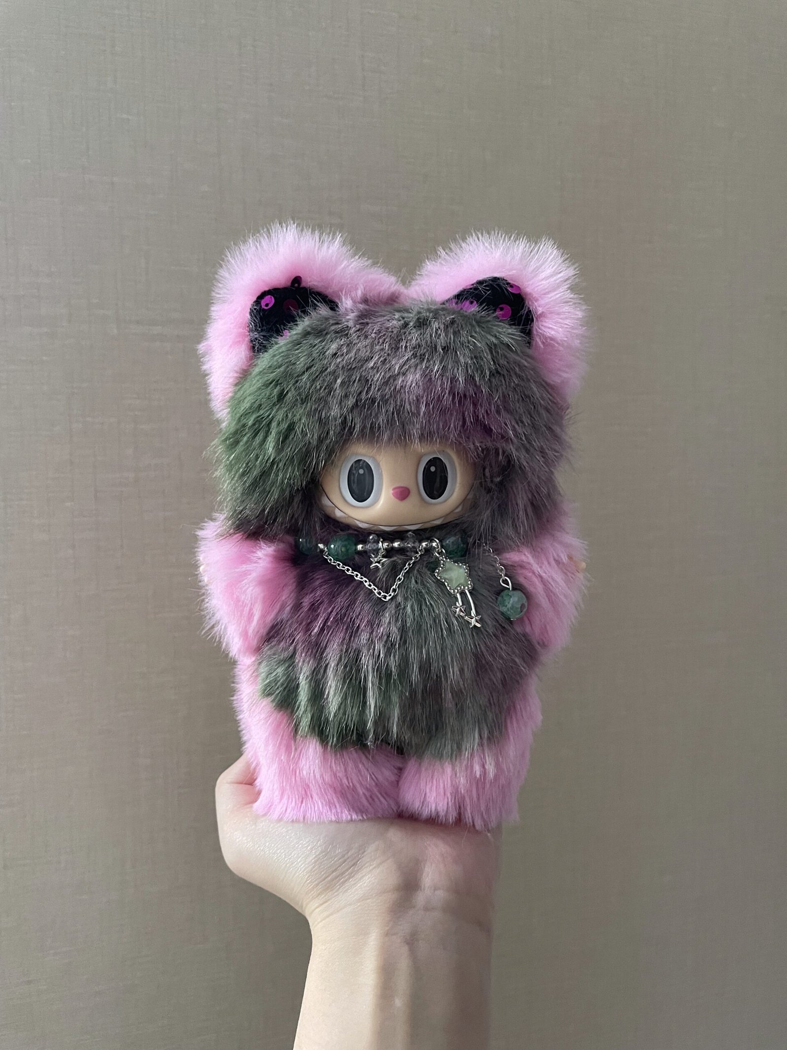 18cm Handmade Custom Pink green with Glitter Magnetic Heart Labubu vinyl plush pendant