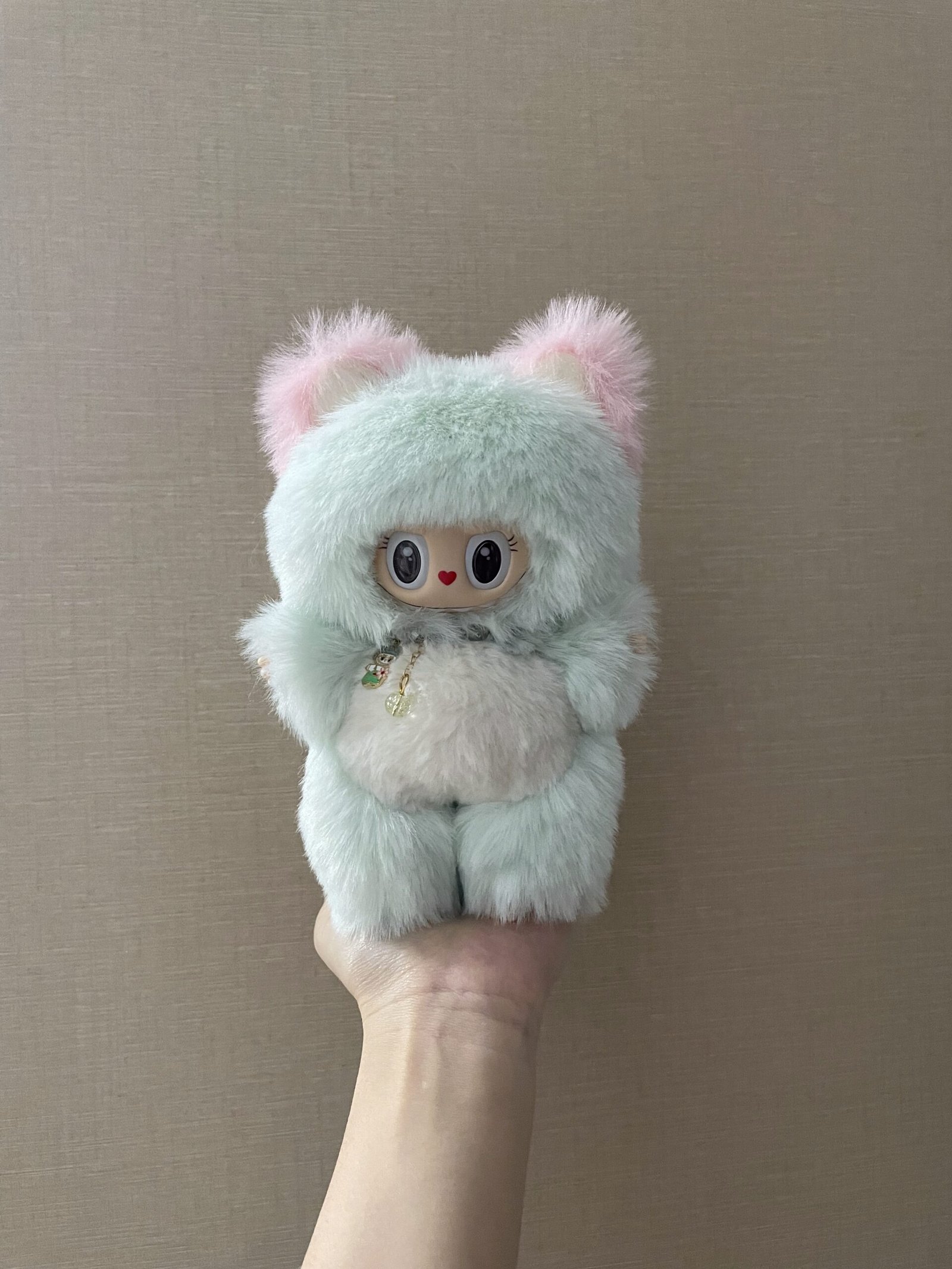 18cm Handmade Custom Cyan with Magnetic Heart Labubu vinyl plush pendant - Image 2