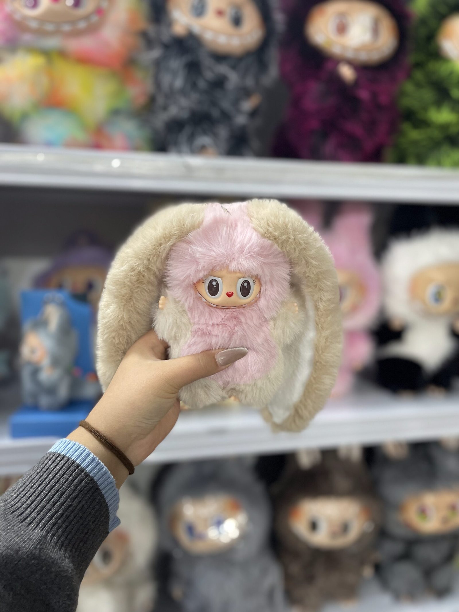 18cm Handmade Custom Magnetic Tail pink cream bunny Labubu vinyl plush pendant - Image 2